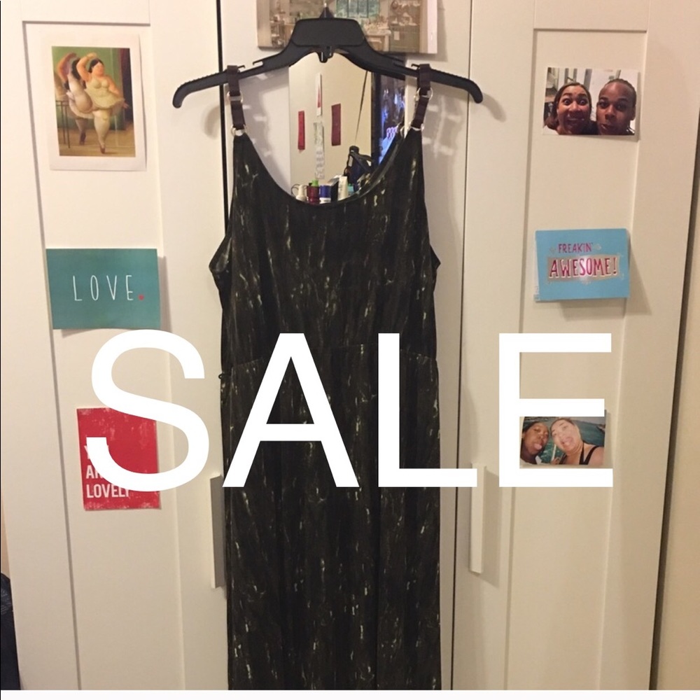 👗👗FINAL PRICE Green Maxi w/ Leather Buckle Strap